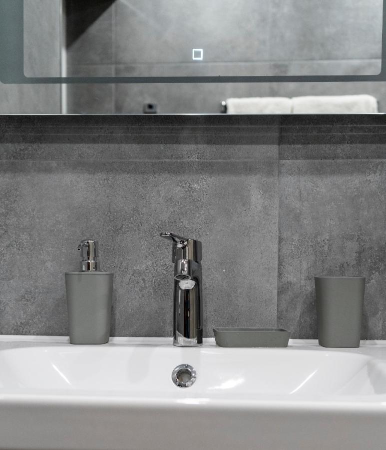 Appartamento Urban Elegance By Eagles' Bridge Sofia Esterno foto